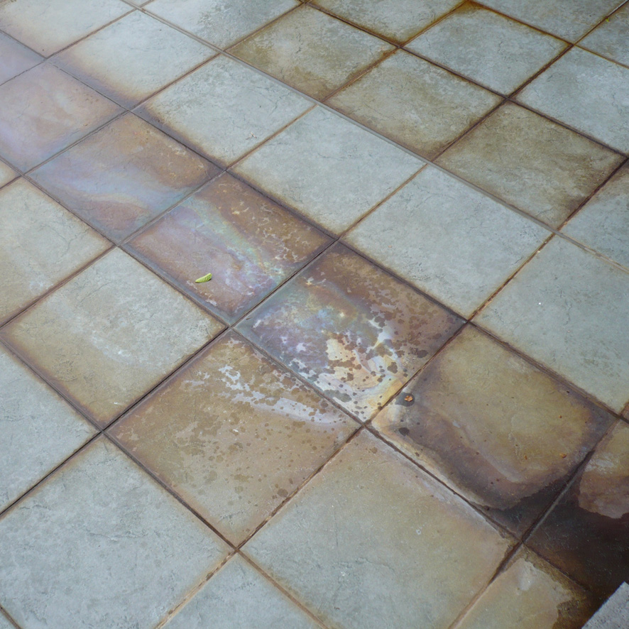 rust marks on tiles, rust on stone, rust on tiles